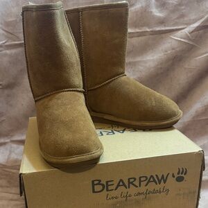 BearPaw Tan Suede Boots S9